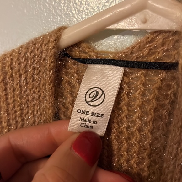 BEAUTIFUL, Abstract, oversized sweater poncho! - Picture 5 of 5